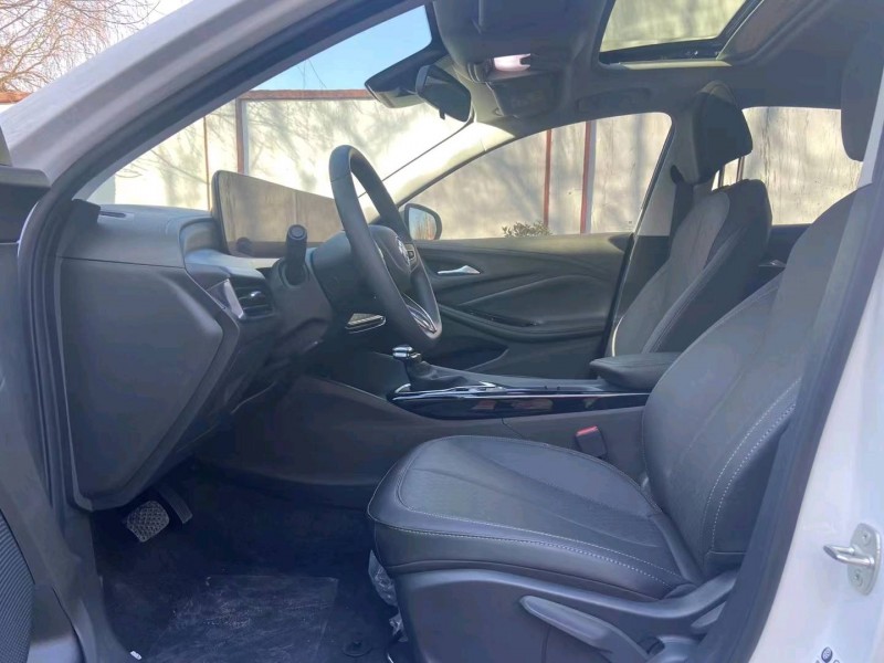 青岛23年别克威朗5