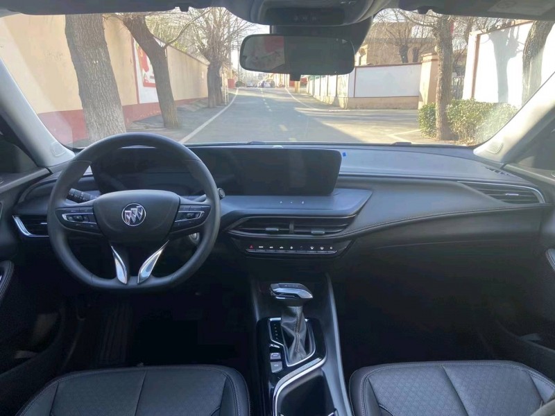 青岛23年别克威朗6