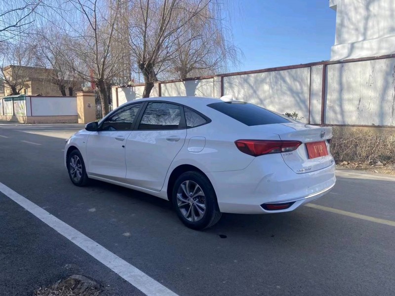 青岛23年别克威朗7