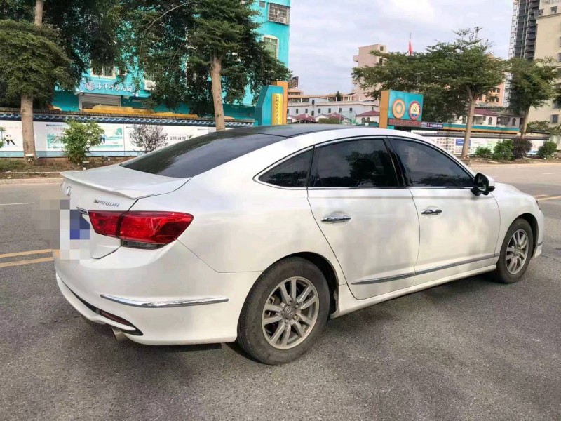 珠海18年本田思铂睿5