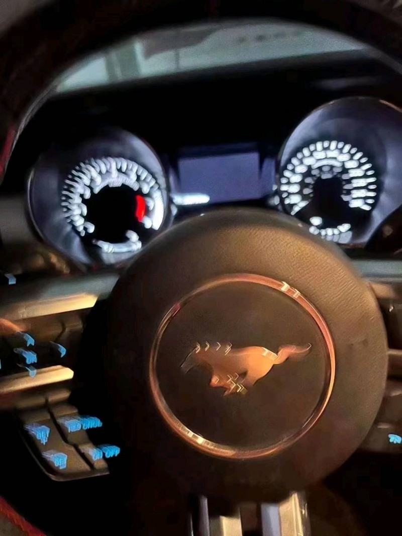 珠海18年福特野马3