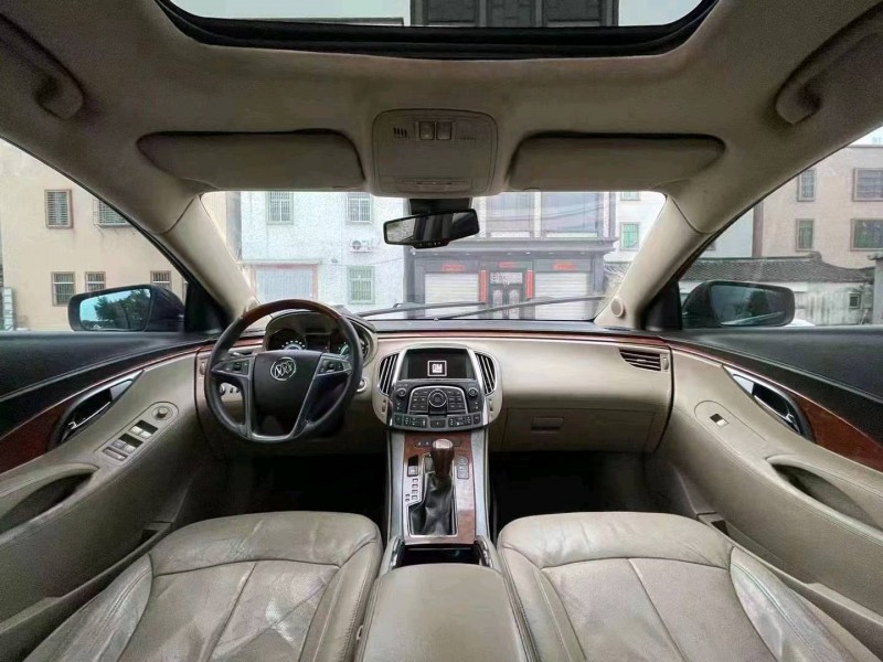 珠海11年别克君越4