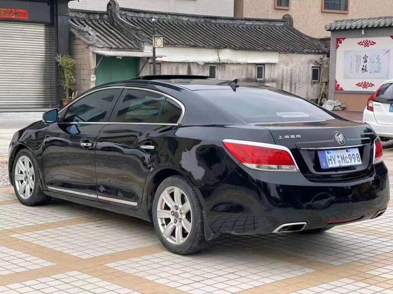 珠海11年别克君越6