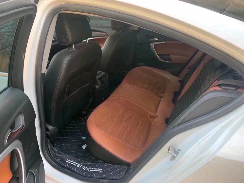 青岛15年别克君威5