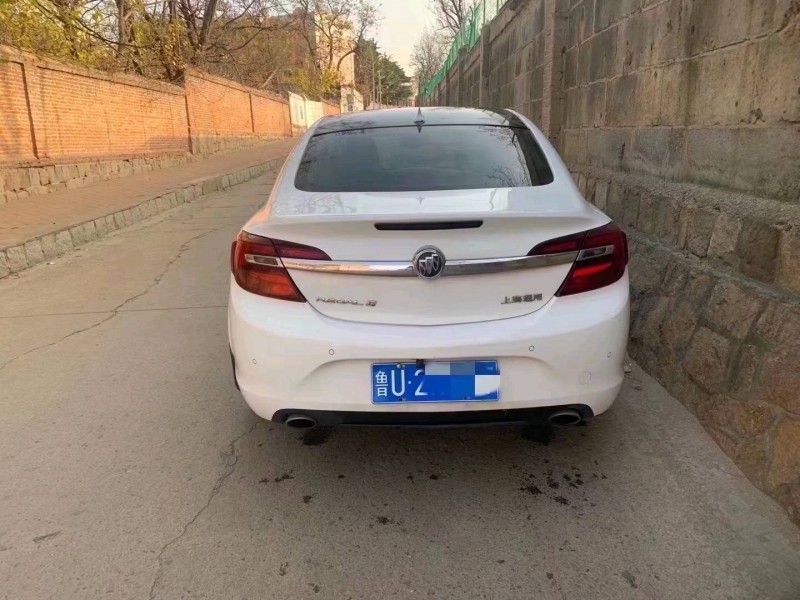 青岛15年别克君威8