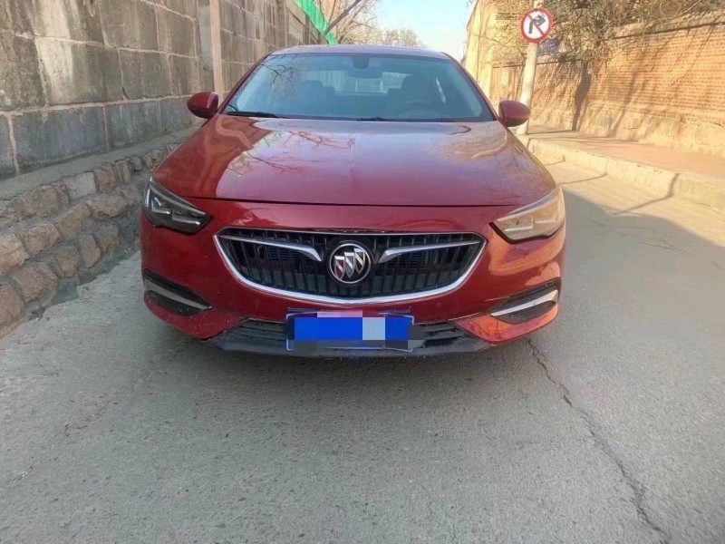 青岛18年别克君威1