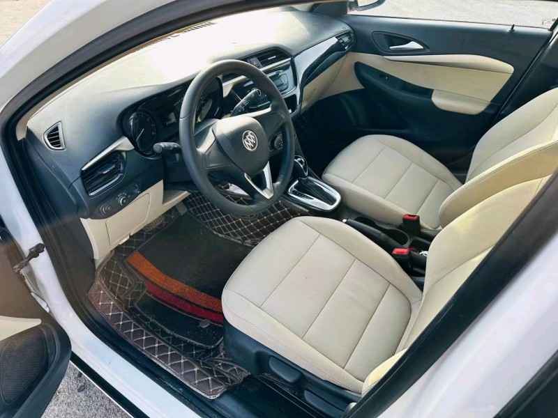 沈阳21年别克凯越3