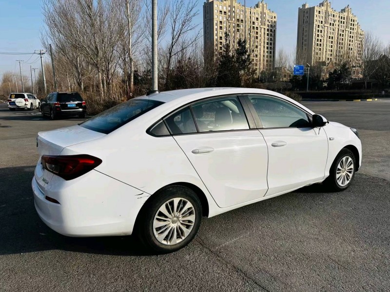 沈阳21年别克凯越5