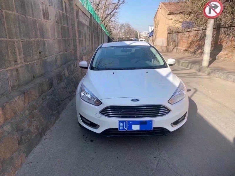 青岛17年福特福克斯1