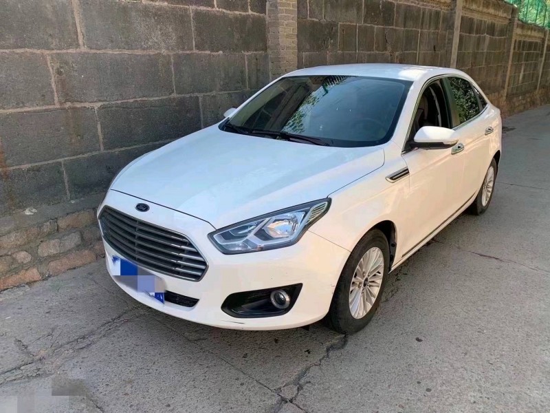 青岛16年福特福睿斯9