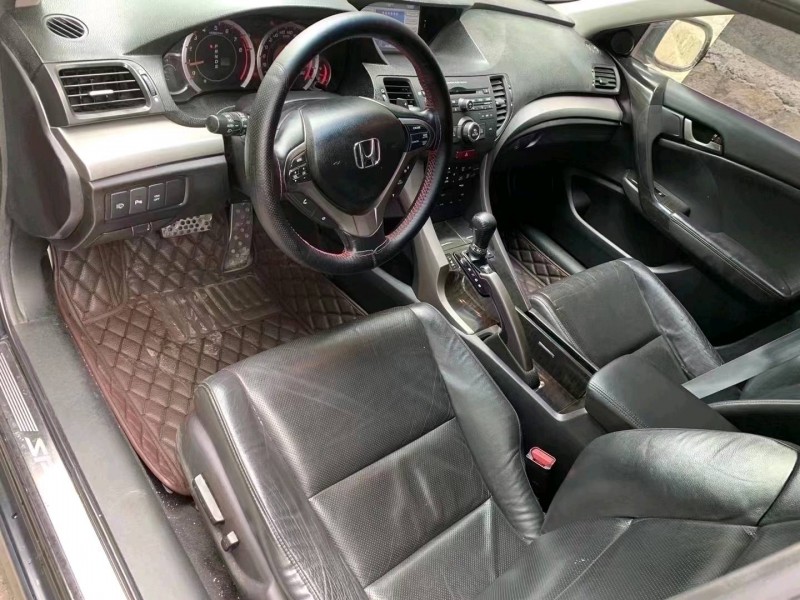 青岛12年本田思铂睿5