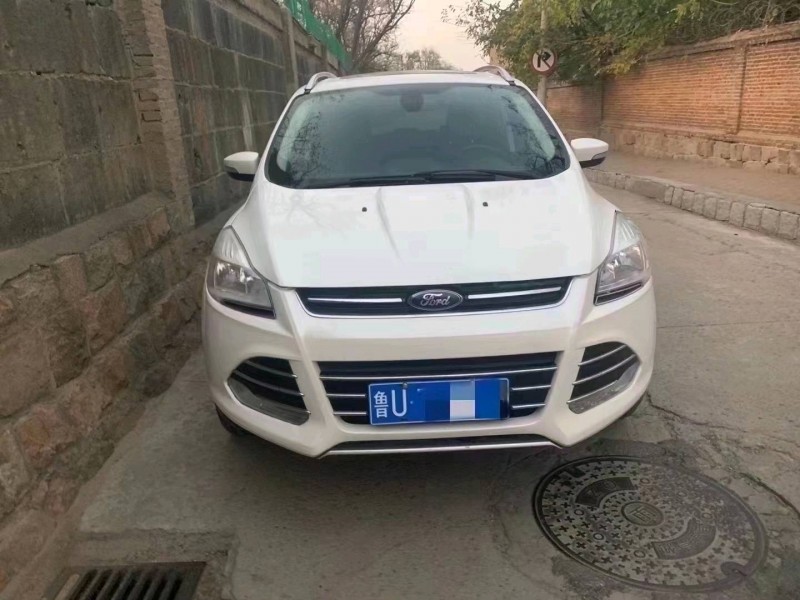 青岛16年福特翼虎1