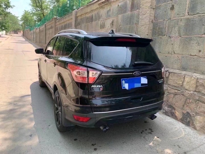 青岛17年福特翼虎1