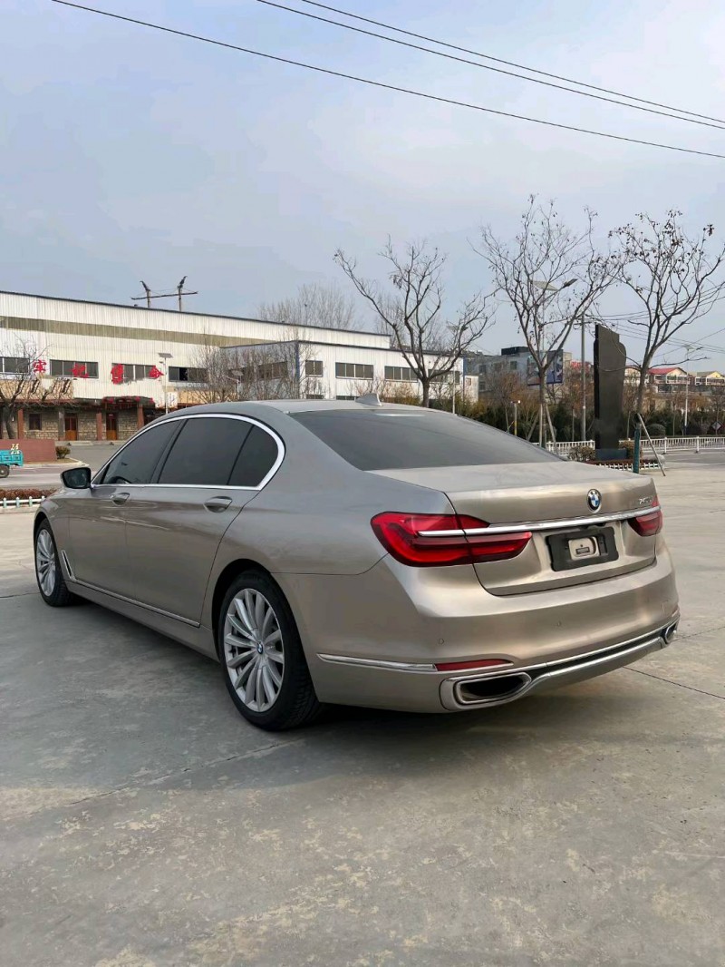 济宁17年宝马7系5