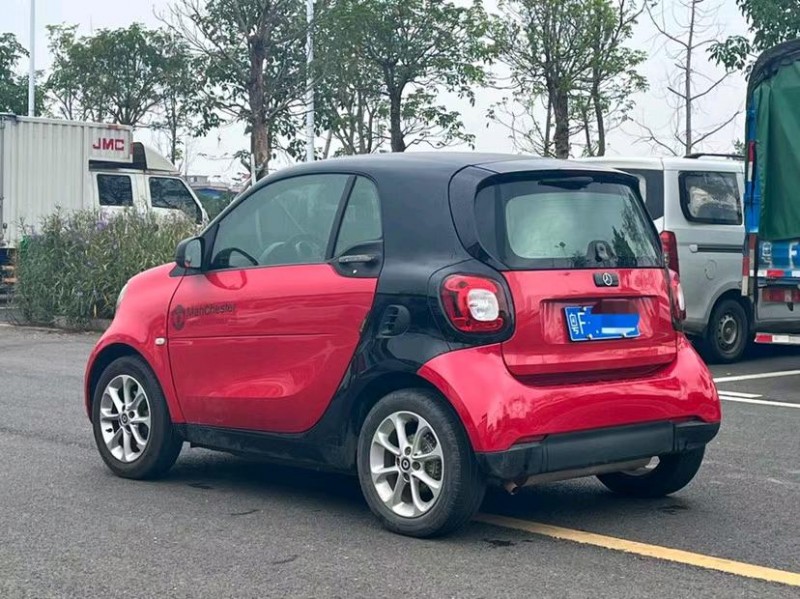 东莞17年奔驰smart8