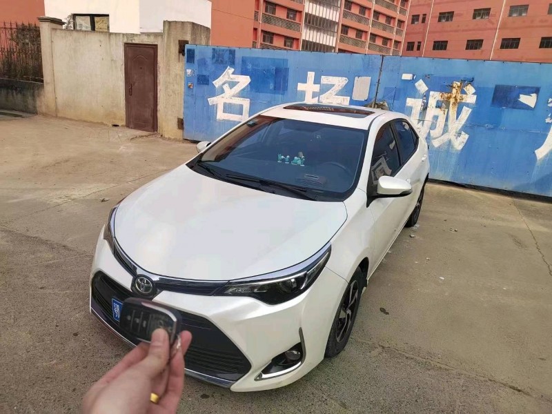 武汉17年丰田雷凌1