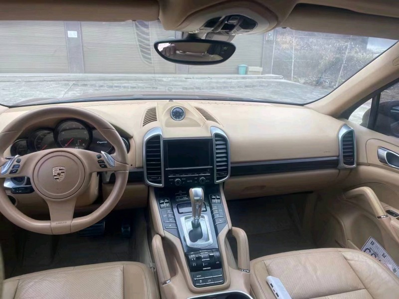 邯郸12年保时捷卡宴5