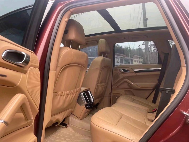 邯郸12年保时捷卡宴1