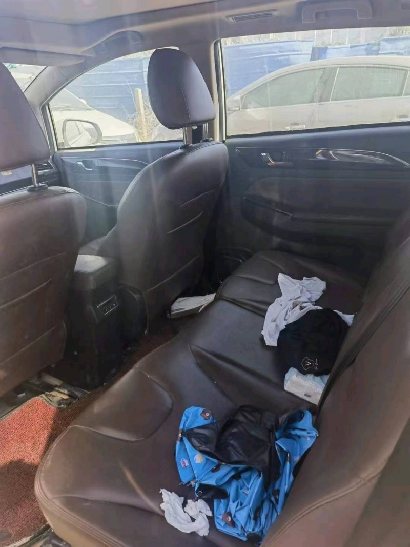 保定18年力帆汽车轩朗5