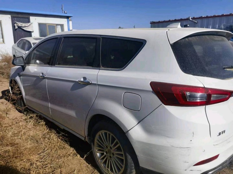 保定18年力帆汽车轩朗7