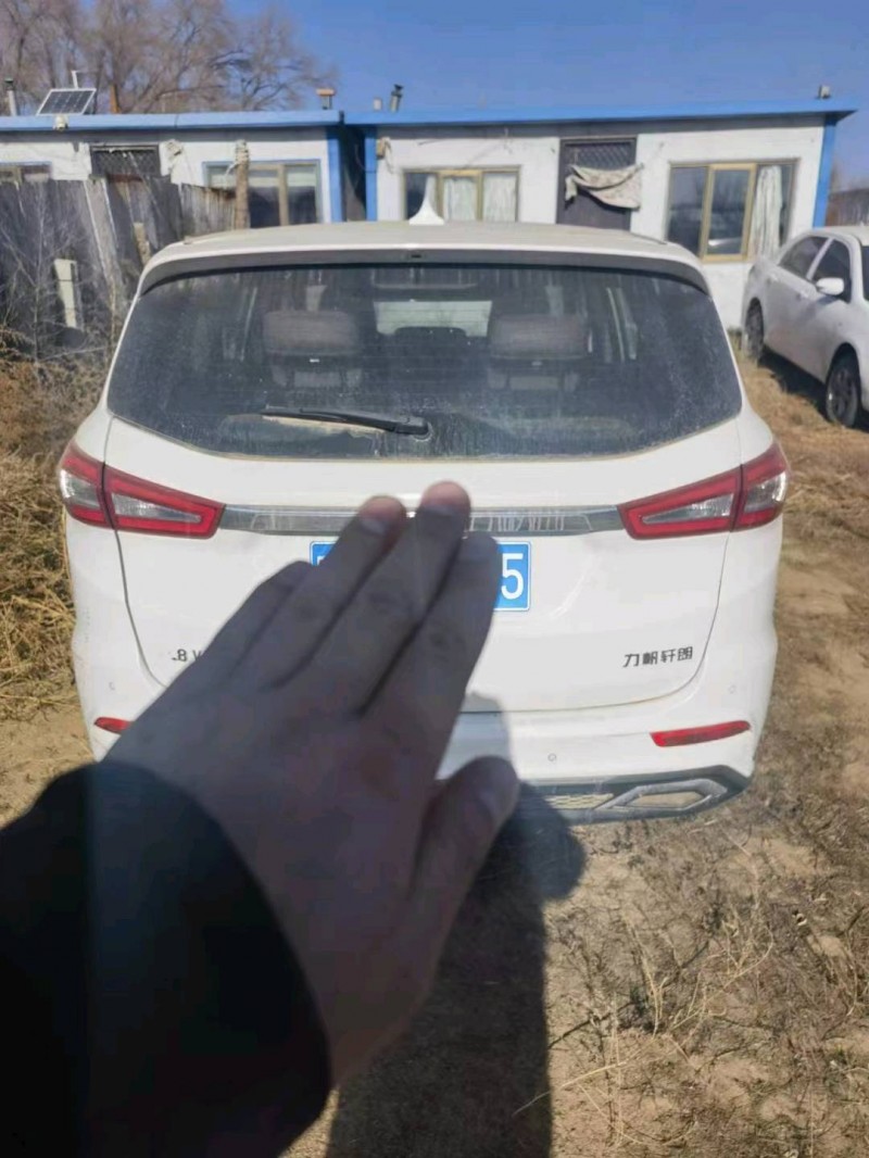 保定18年力帆汽车轩朗8