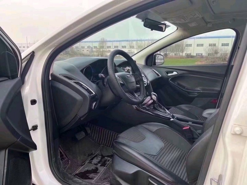 东营17年福特福克斯3