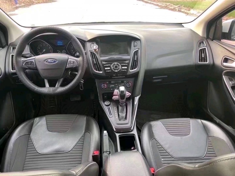 东营17年福特福克斯5