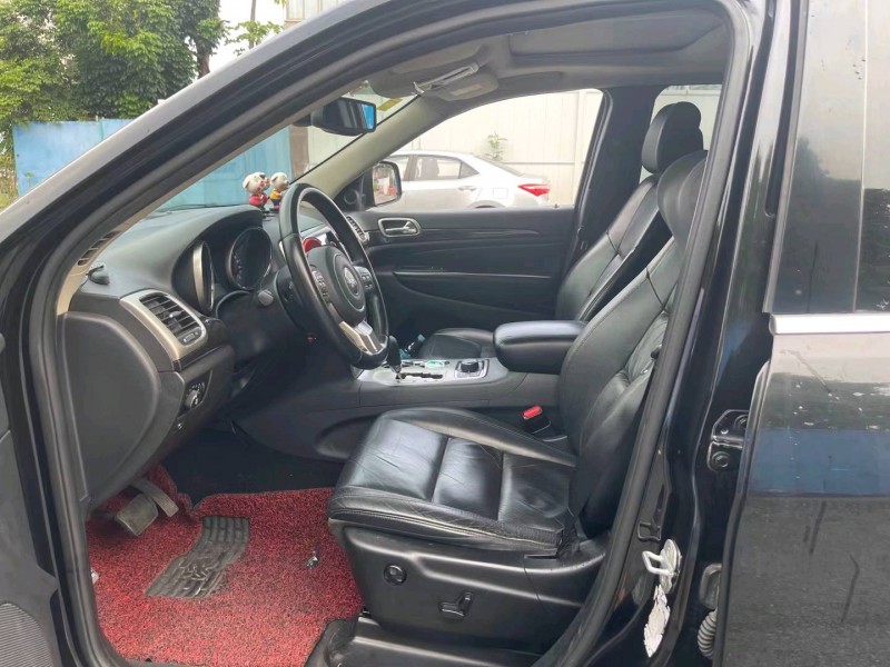 广州13年Jeep大切诺基6