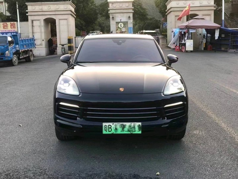 广州21年保时捷卡宴1