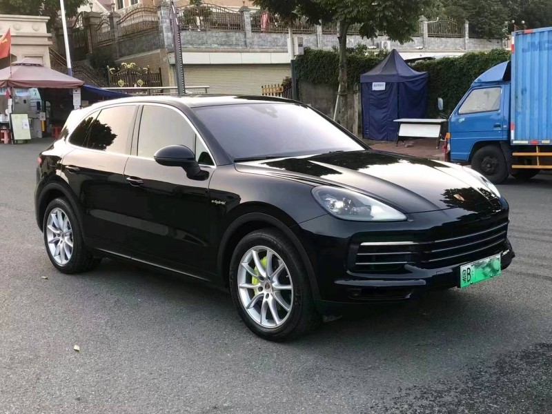 广州21年保时捷卡宴3
