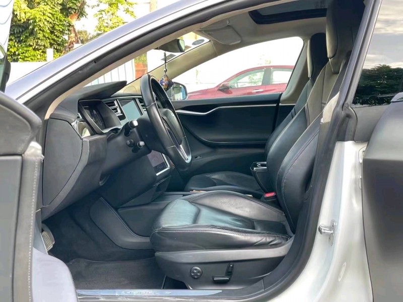 广州16年特斯拉MODEL S5