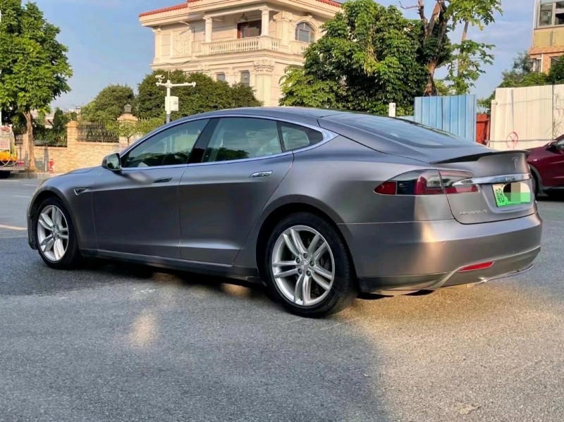 广州16年特斯拉MODEL S7
