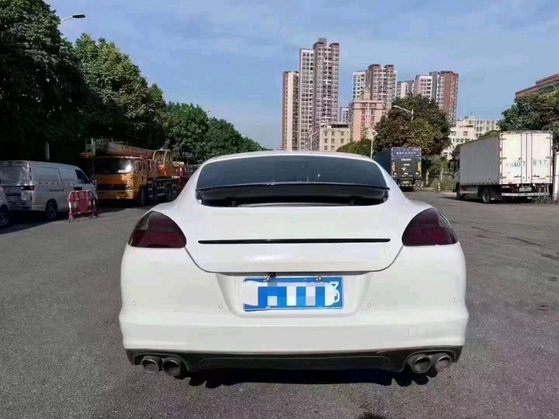 广州11年保时捷帕拉梅拉9