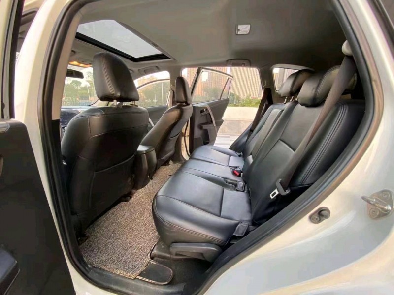 珠海17年丰田RAV44
