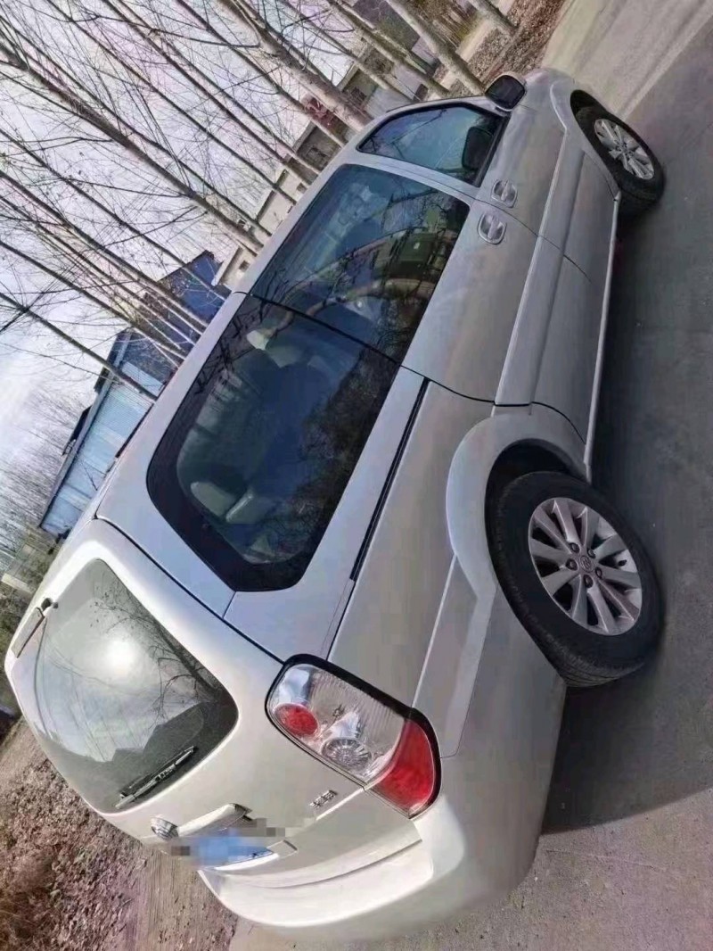 临沂12年别克GL88