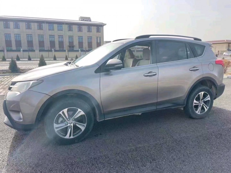 邢台15年丰田RAV4荣放5