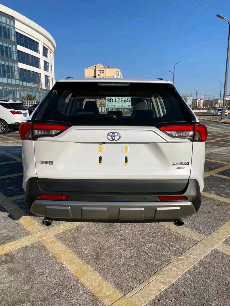 邯郸23年丰田RAV4荣放6