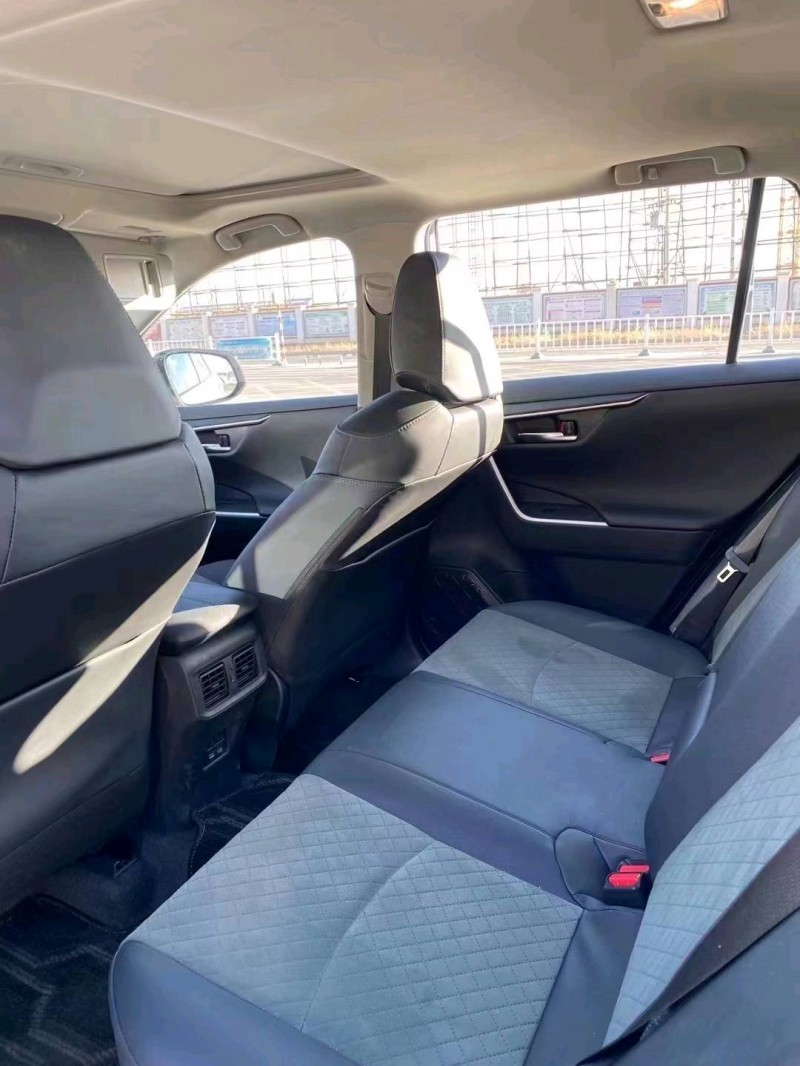 邯郸23年丰田RAV4荣放7