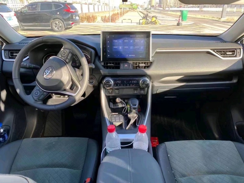 邯郸23年丰田RAV4荣放8