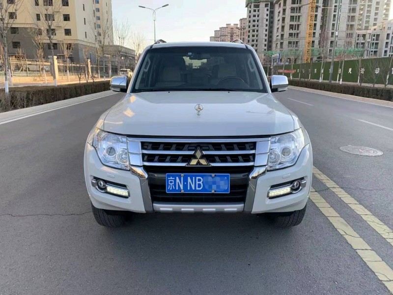 邯郸19年三菱帕杰罗1