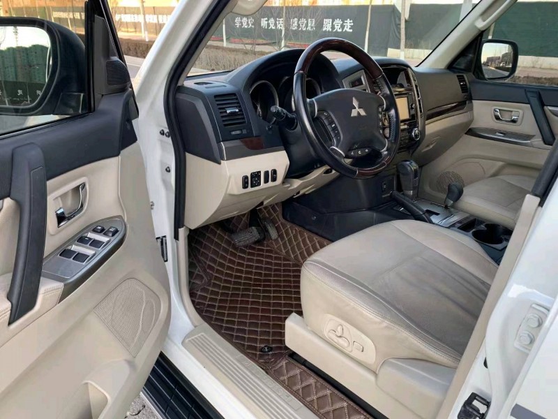 邯郸19年三菱帕杰罗3