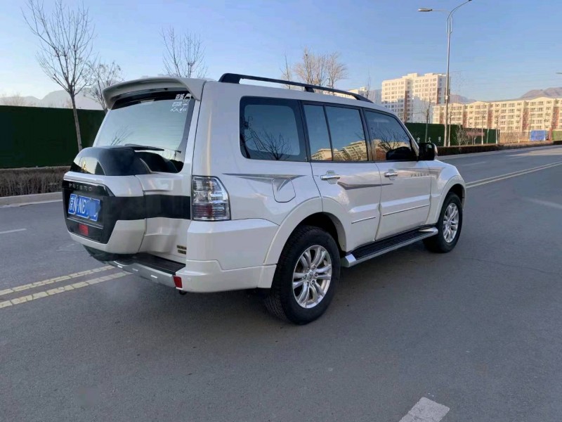 邯郸19年三菱帕杰罗4