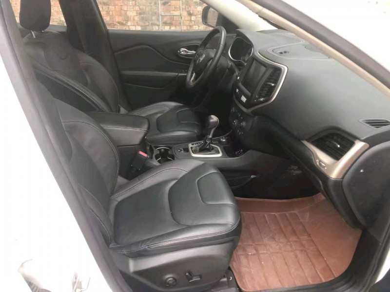 梧州16年Jeep自由光5