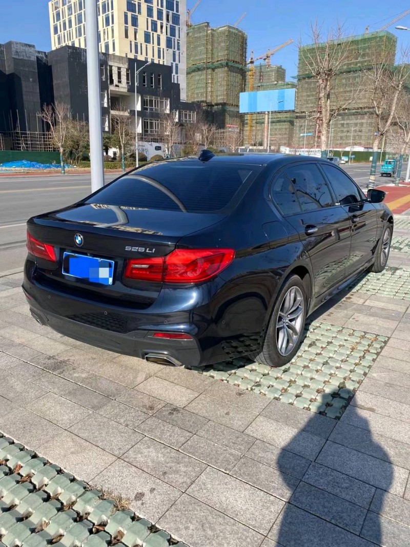 徐州18年宝马5系3