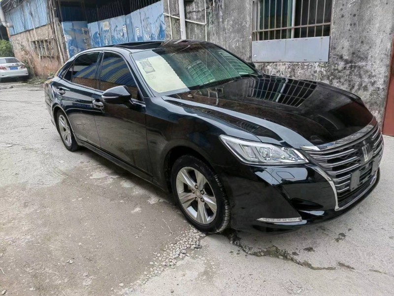 邯郸17年丰田皇冠7