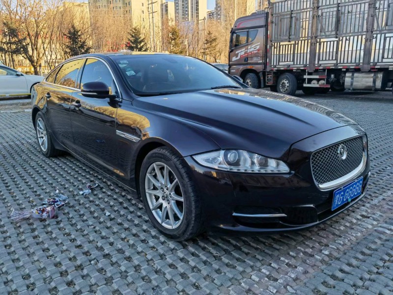 邯鄲13年捷豹XJL2