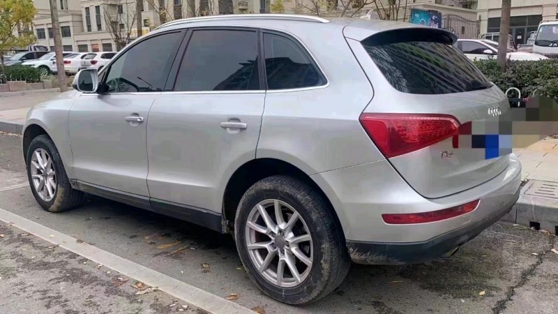 北京12年奥迪Q56