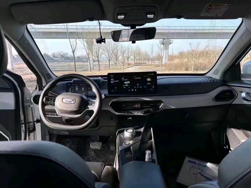 济南22年吉利几何4