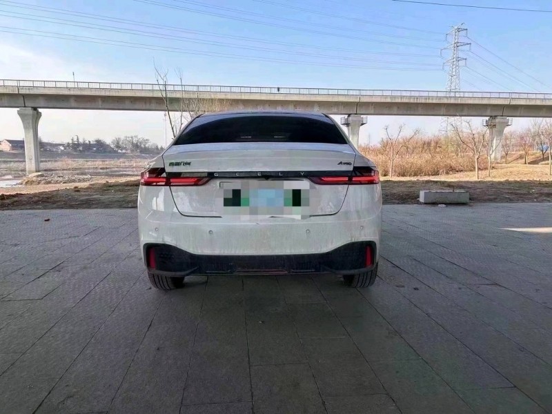 济南22年吉利几何8