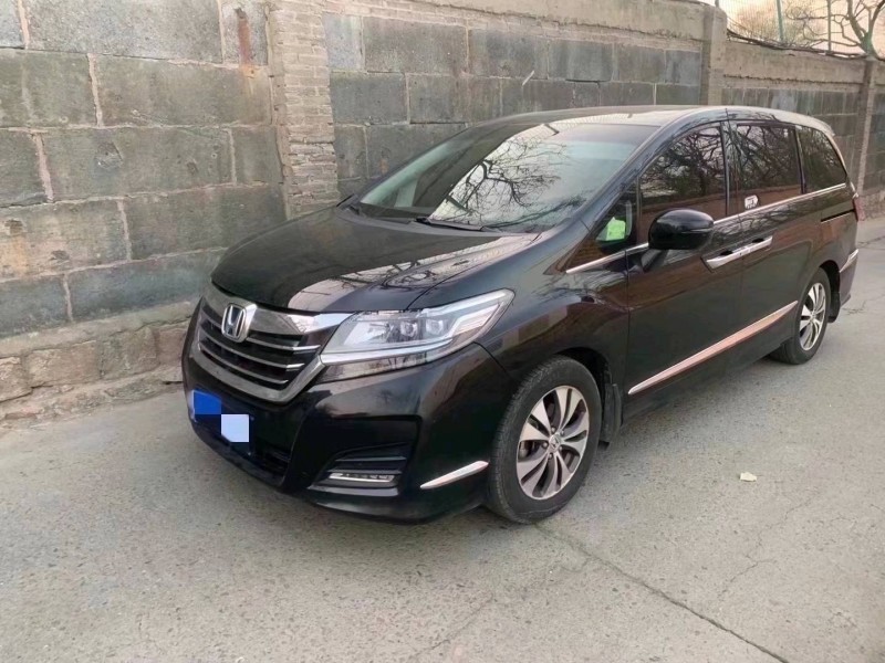 青岛17年本田艾力绅2